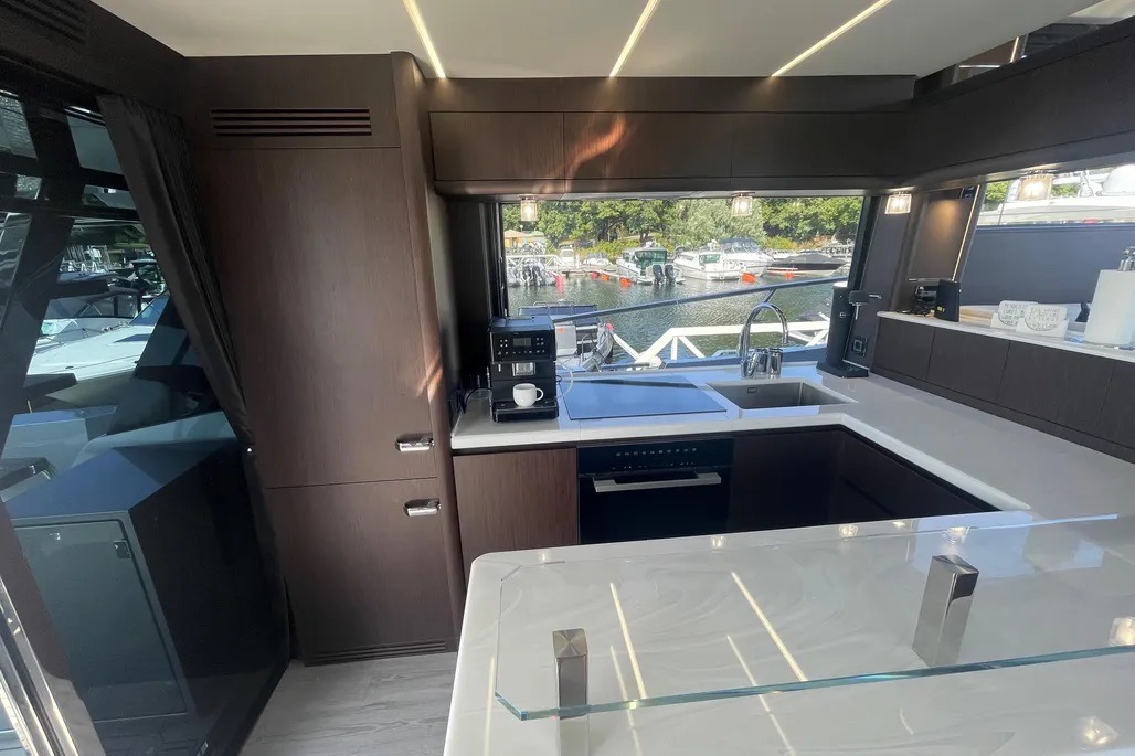 Galeon 700 Sky, 2024 image 13