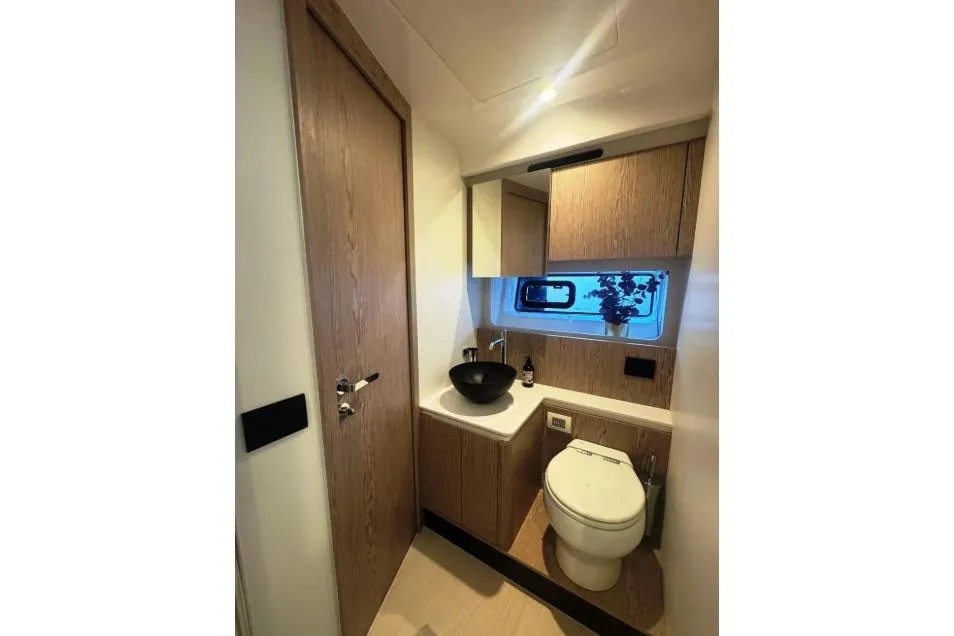 Azimut 53 Fly, 2024 image 17