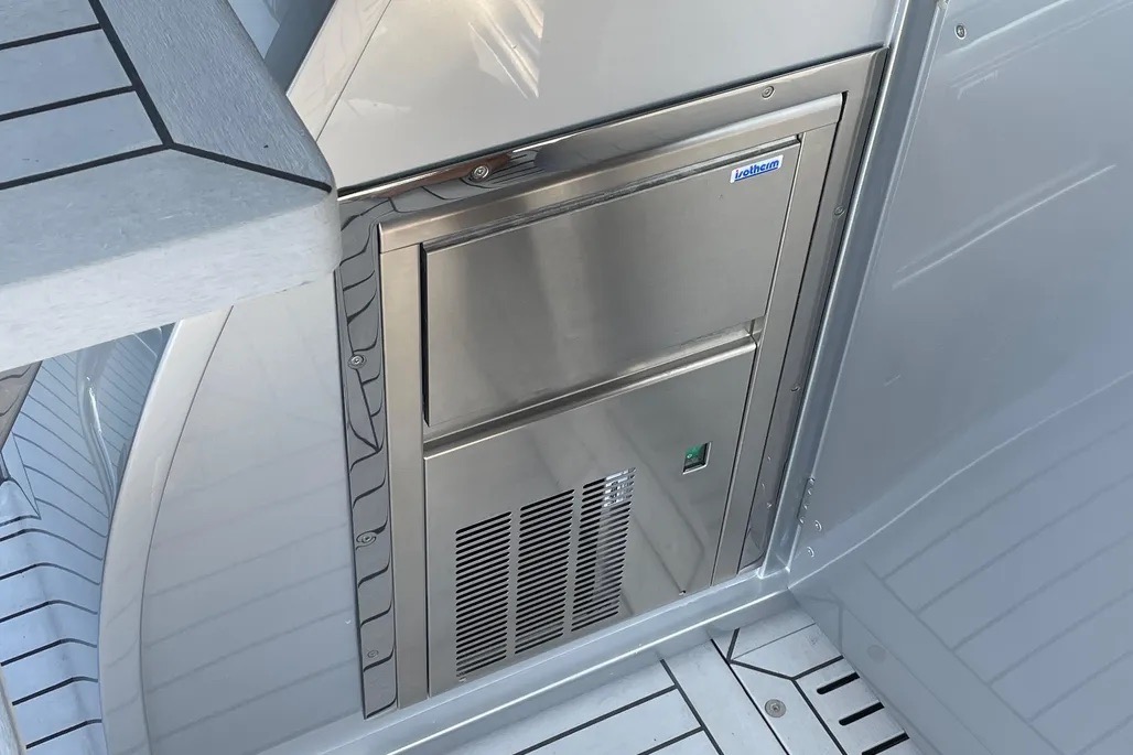 Galeon 700 Sky, 2024 image 25