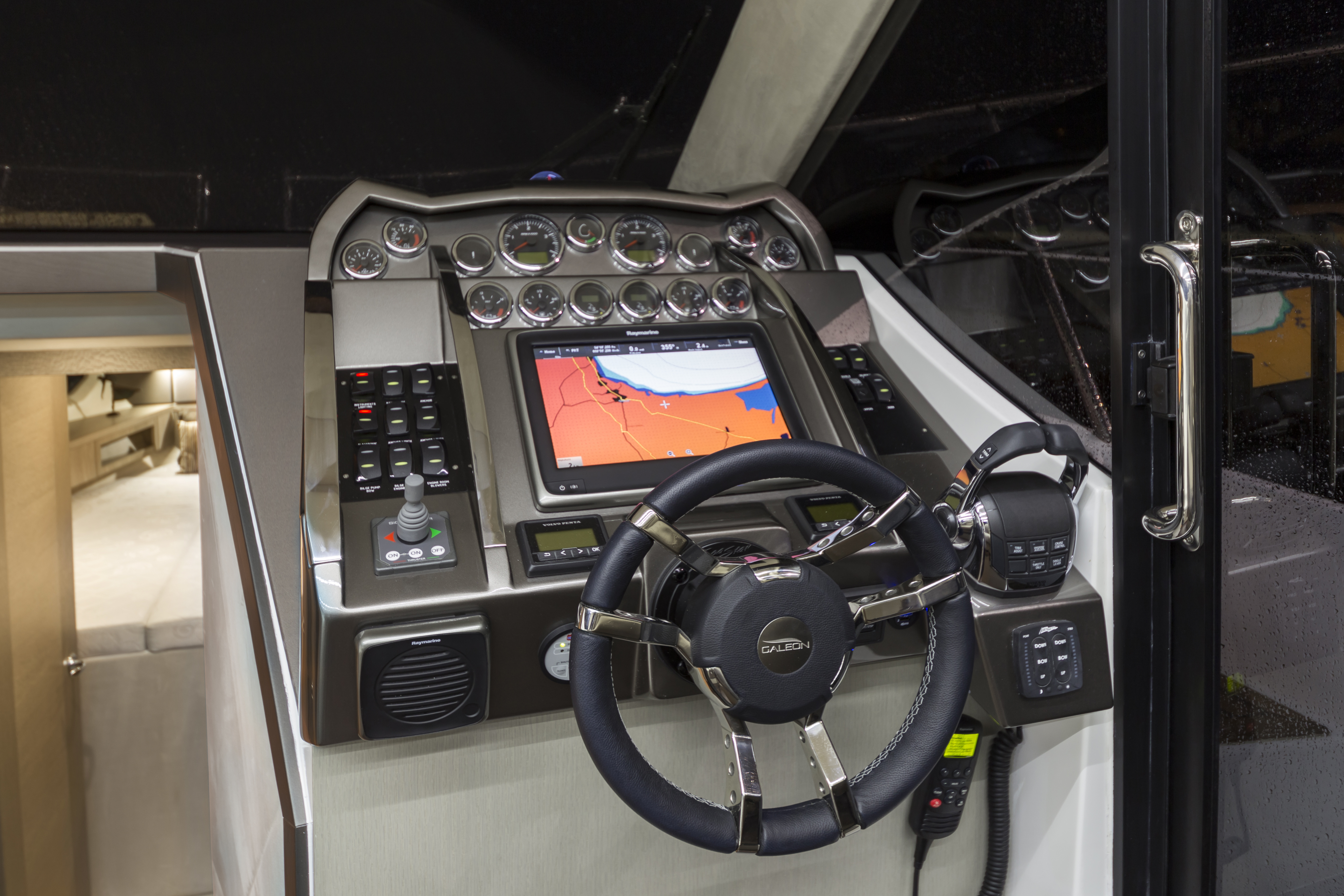 Galeon 360 FLY, 2026 NEW BOAT image 12