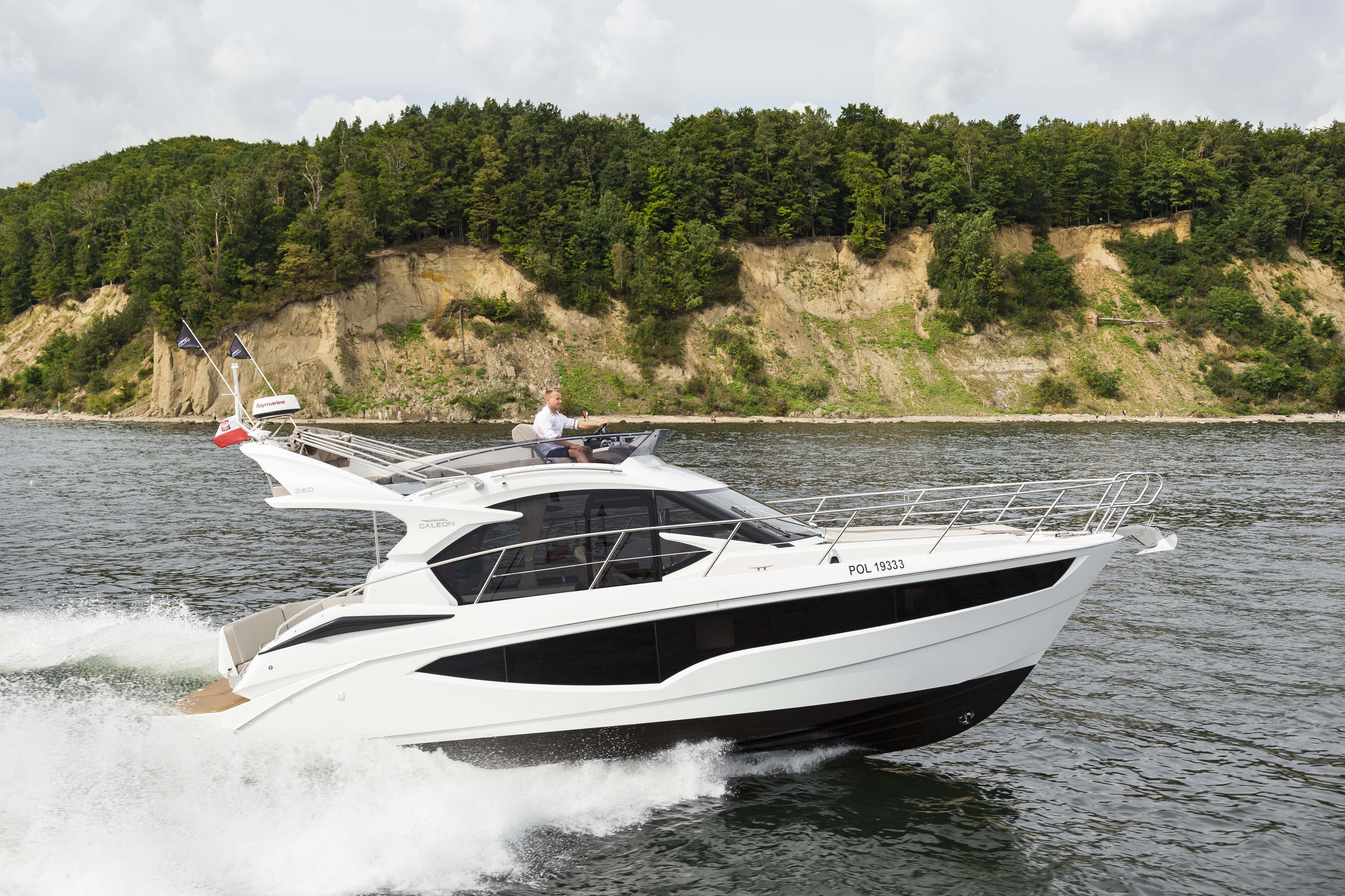 Galeon 360 FLY, 2026 NEW BOAT image 1