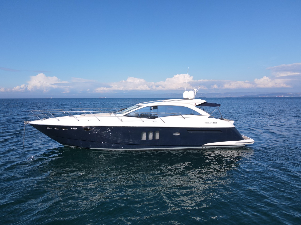 Absolute 52, 2009 image 1