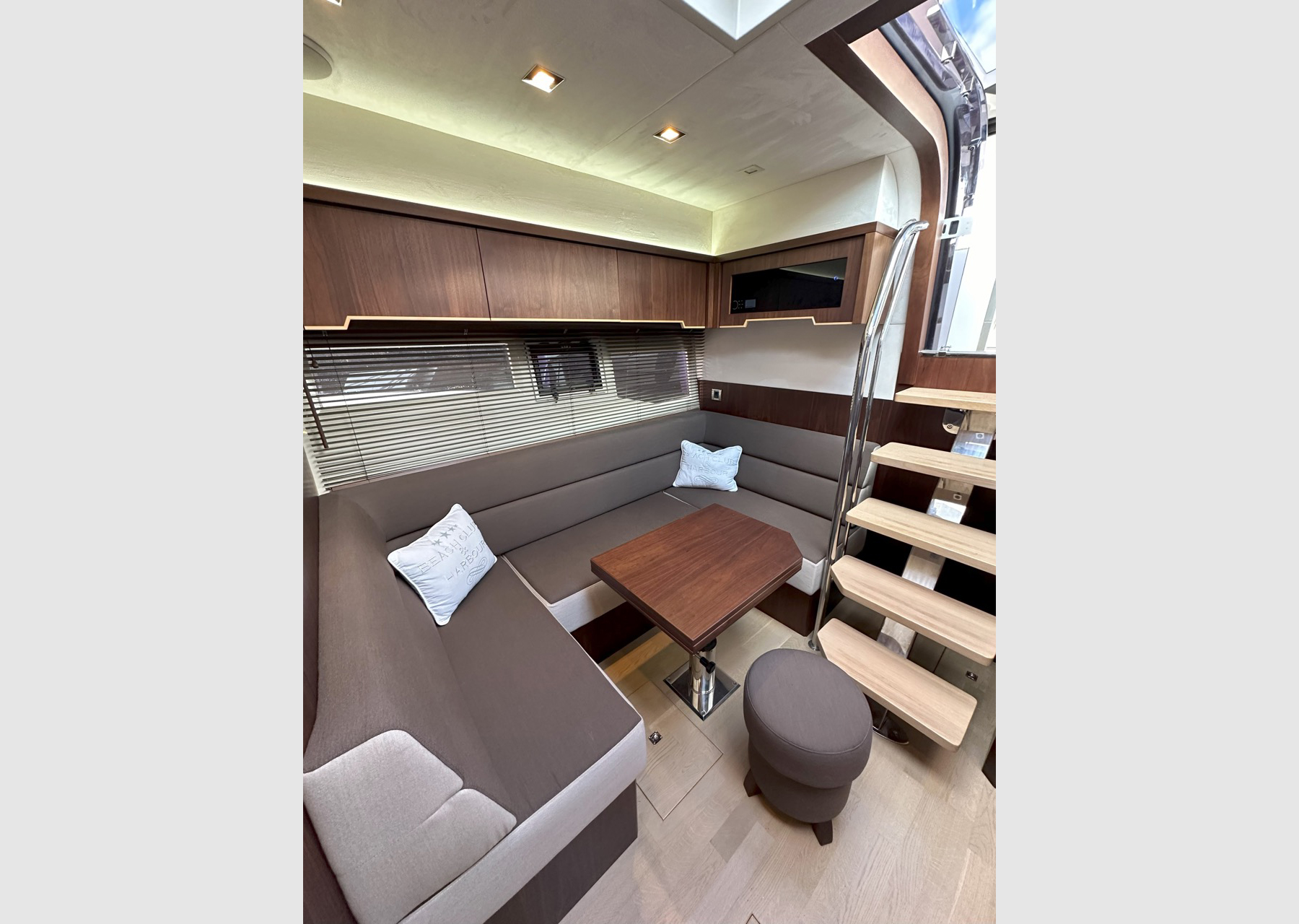 Galeon 445, 2015 image 10