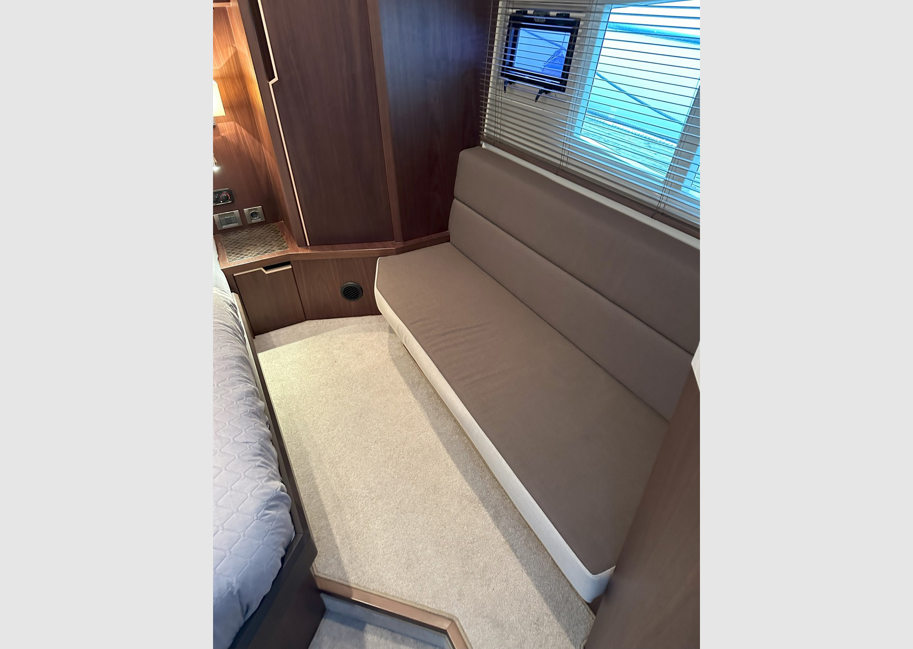 Galeon 445, 2015 image 11