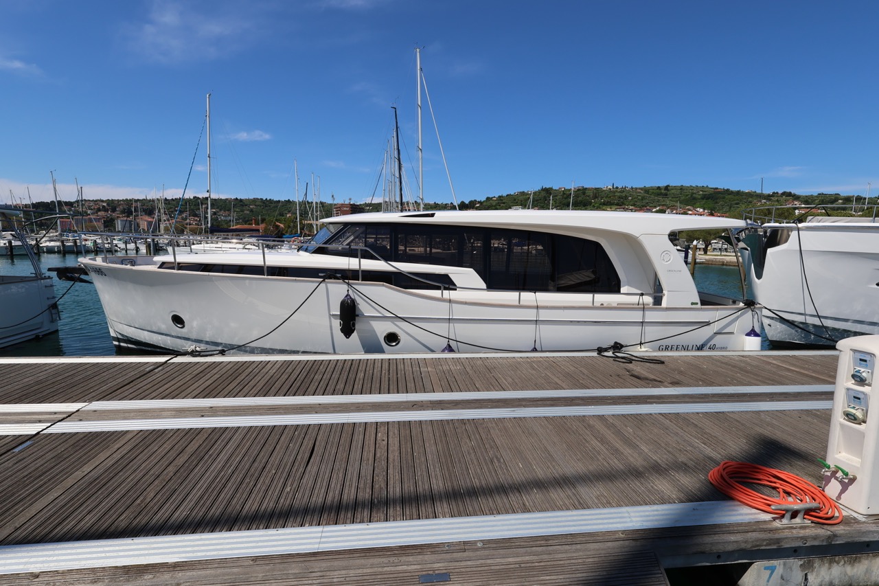 Greenline 40H, 2023 (test boat) image 2
