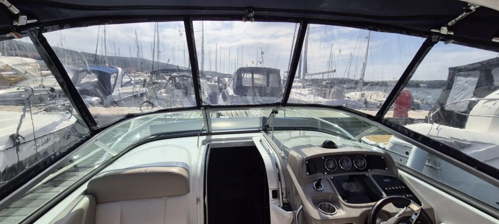 Chaparral 270 Signature, 2017 image 15