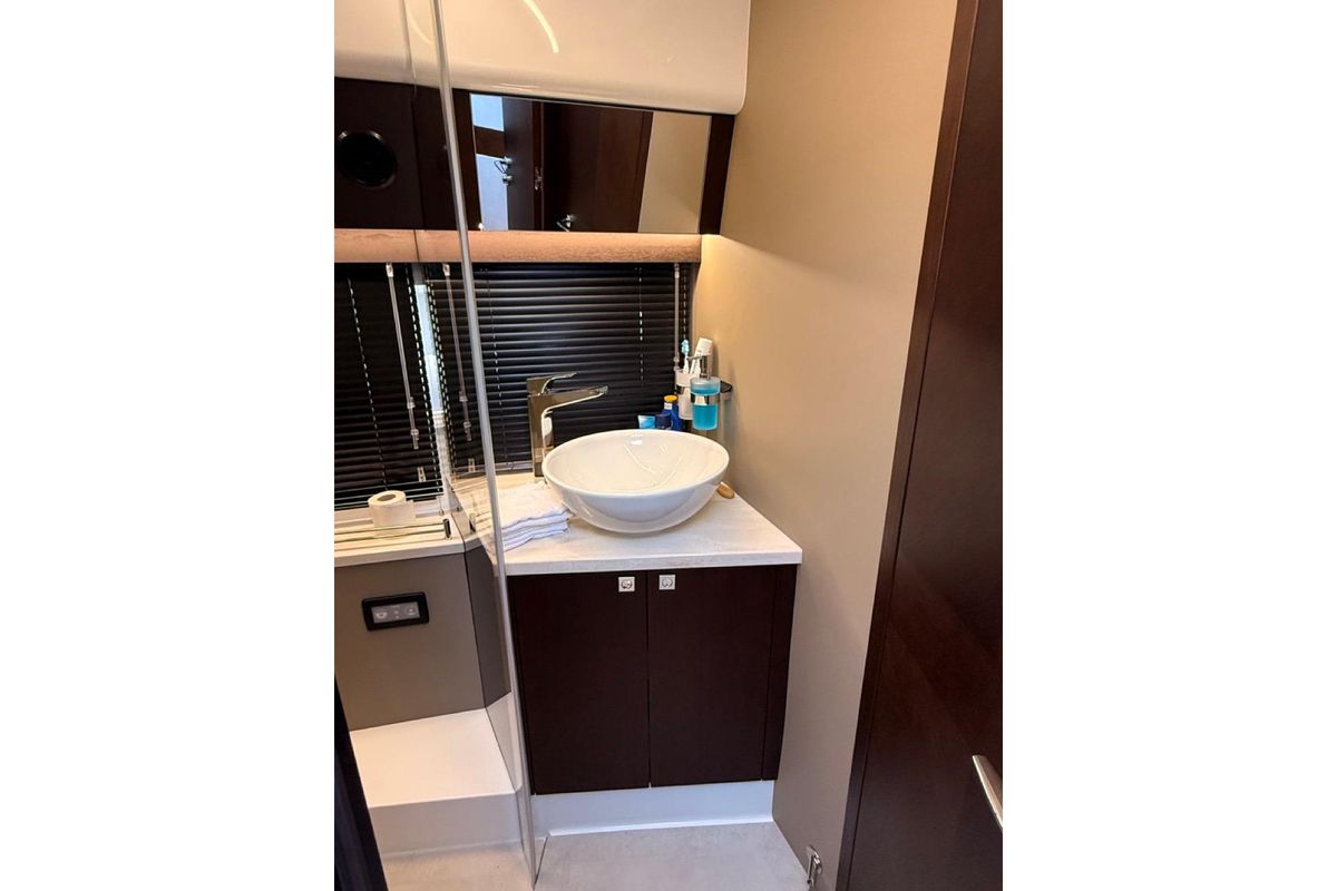 Galeon 410 HTC, 2024 image 18