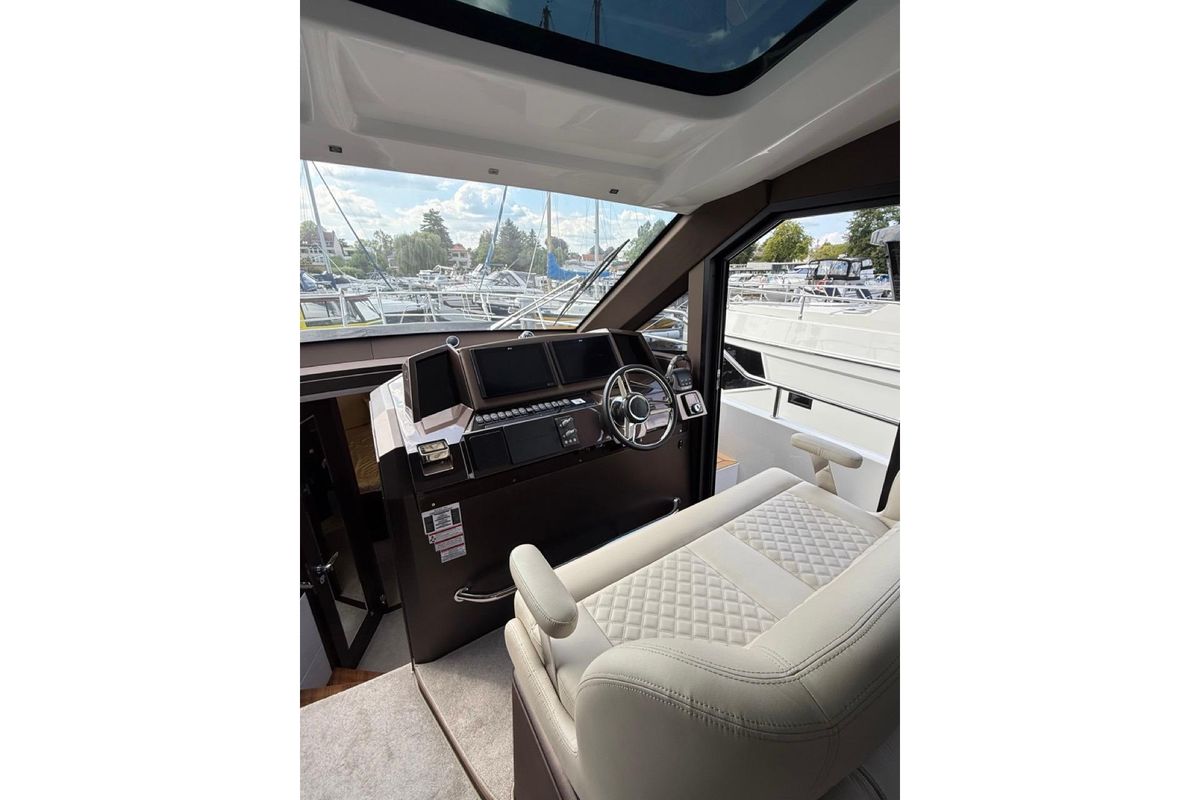 Galeon 410 HTC, 2024 image 8