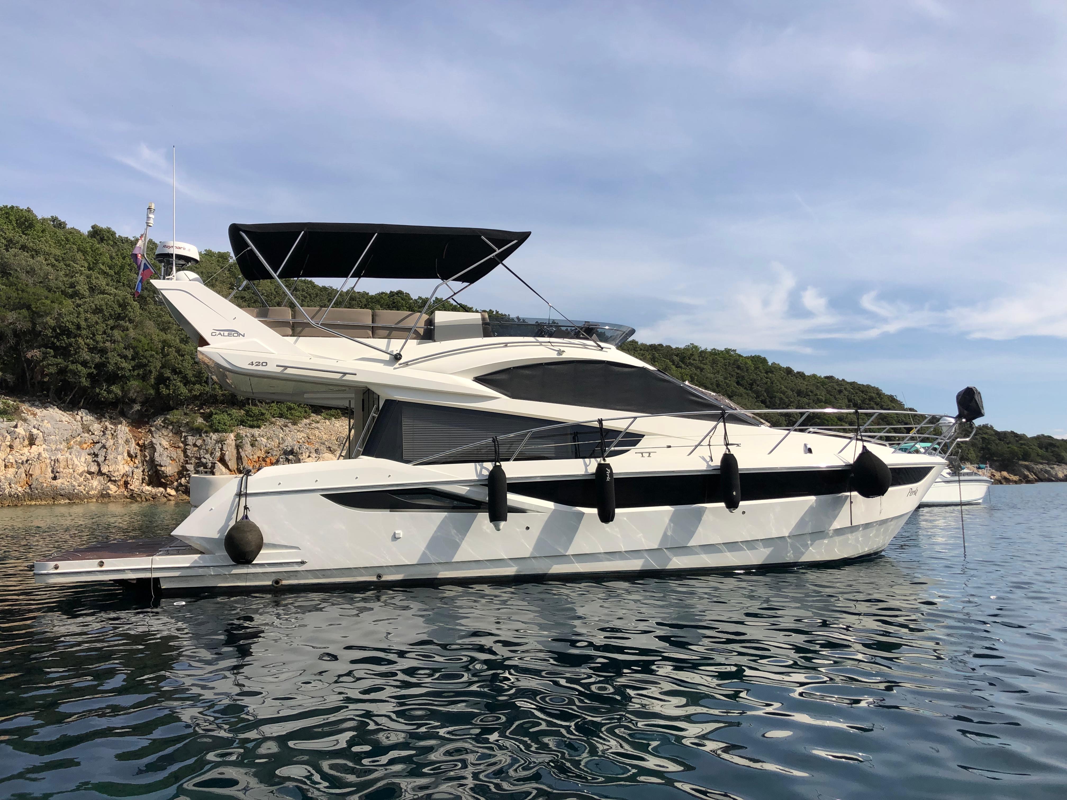 Galeon 420 Fly, 2013 image 1