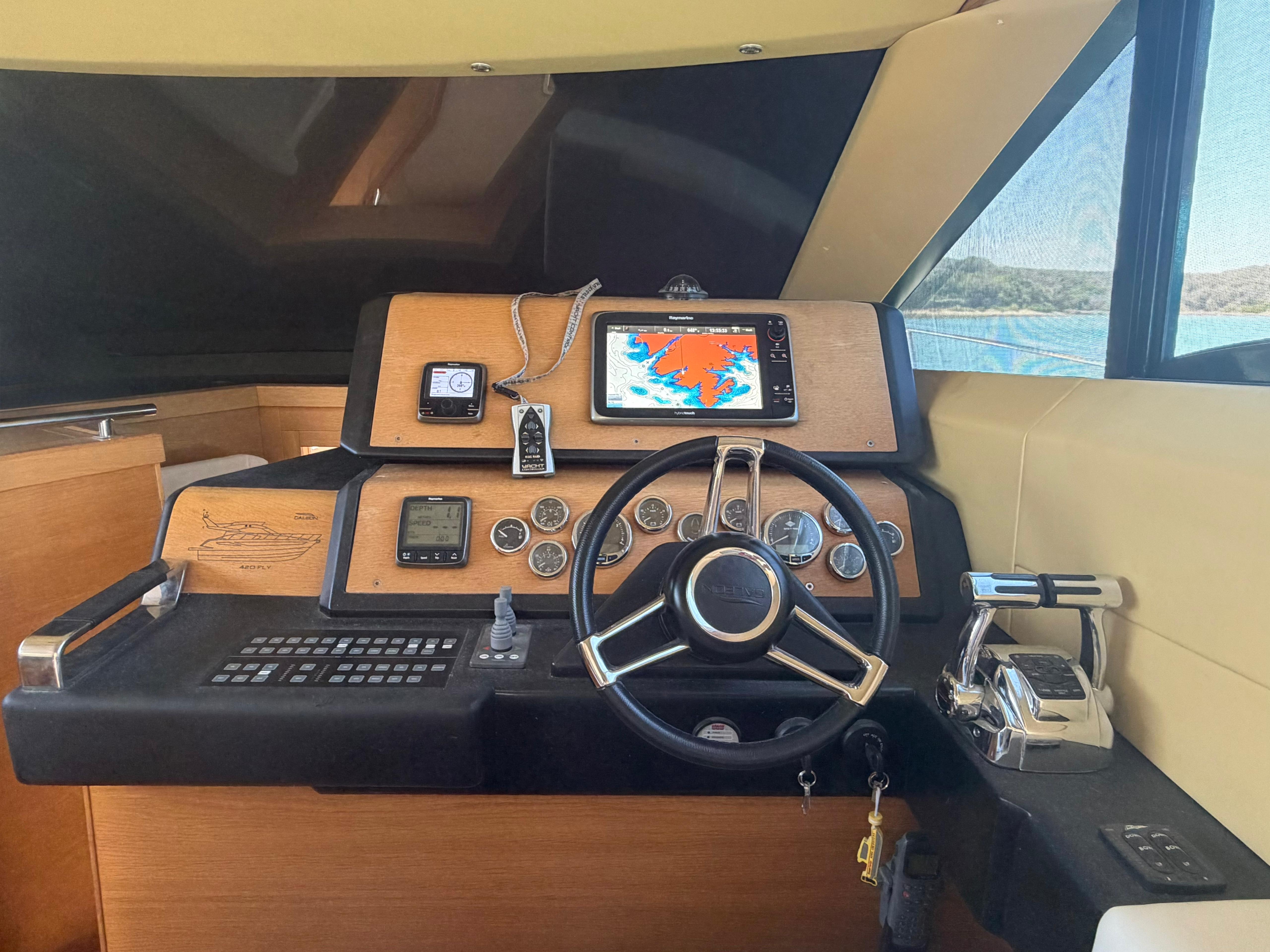 Galeon 420 Fly, 2013 image 18