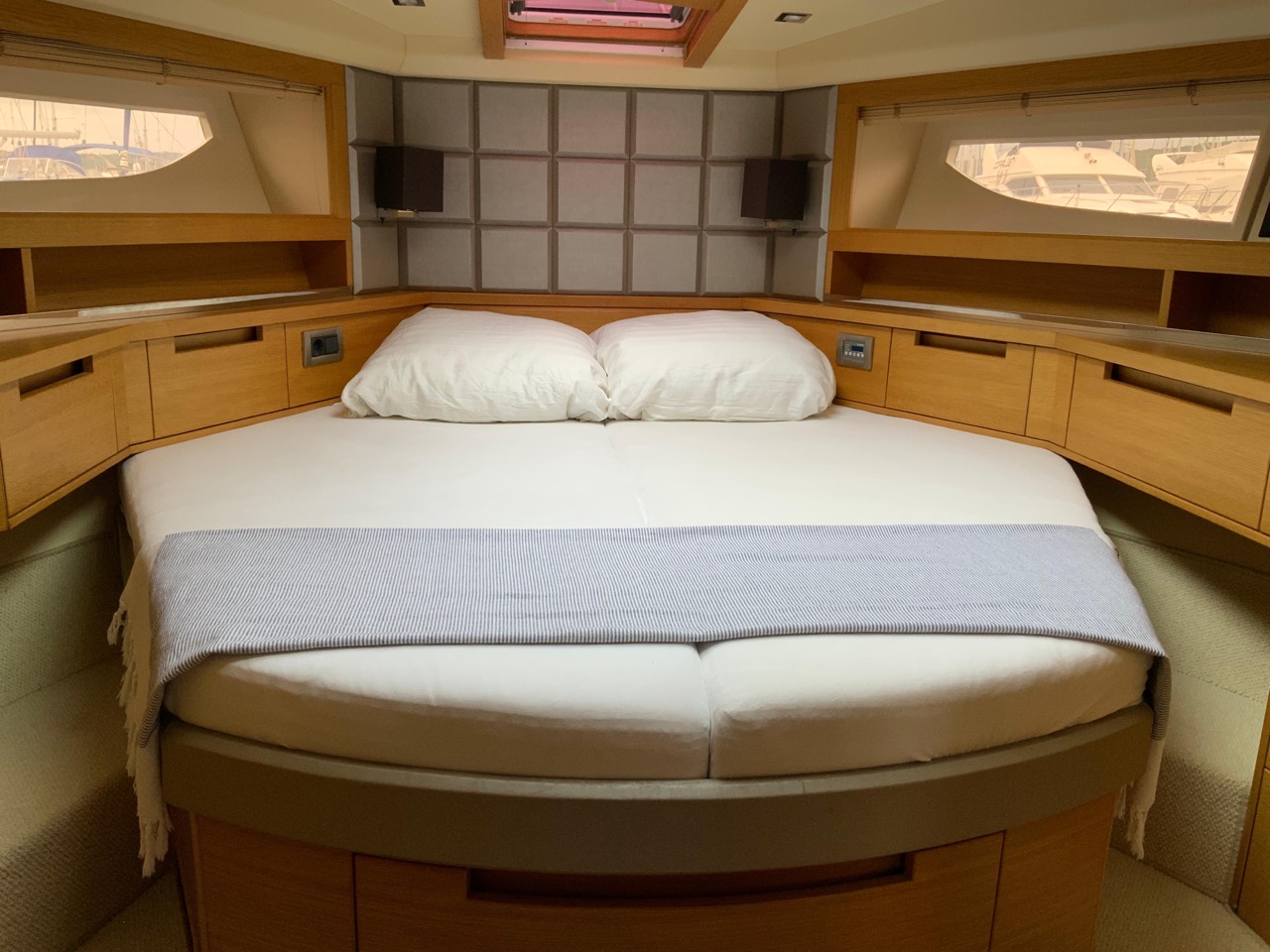 Galeon 420 Fly, 2013 image 20
