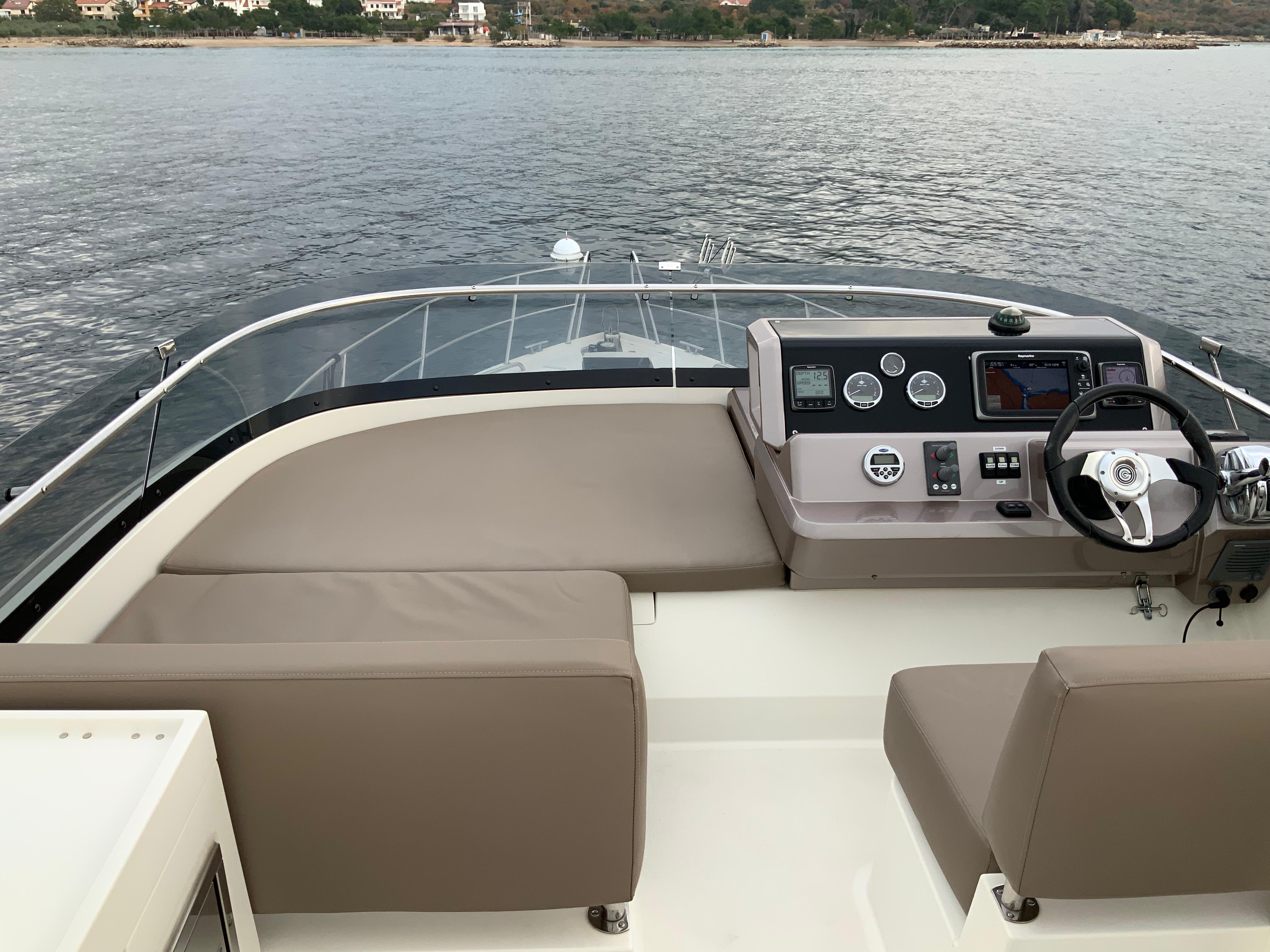 Galeon 420 Fly, 2013 image 6
