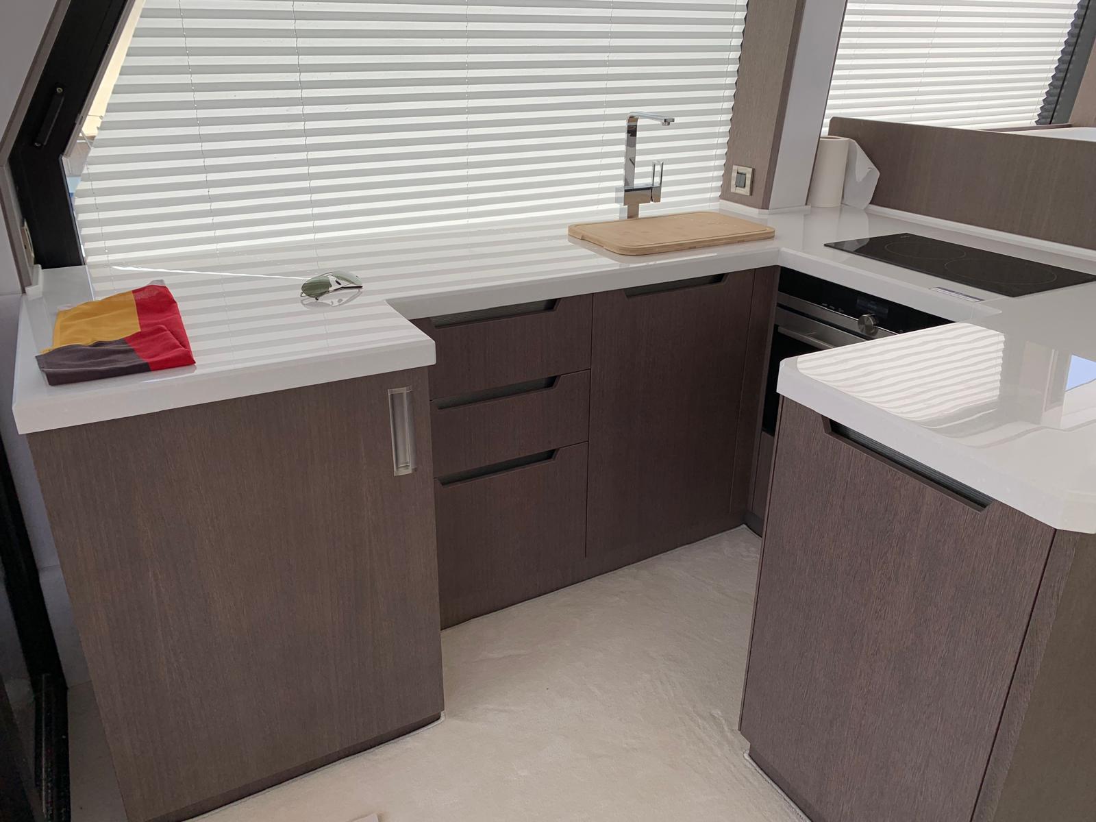 Galeon 500 Fly, 2019 image 13