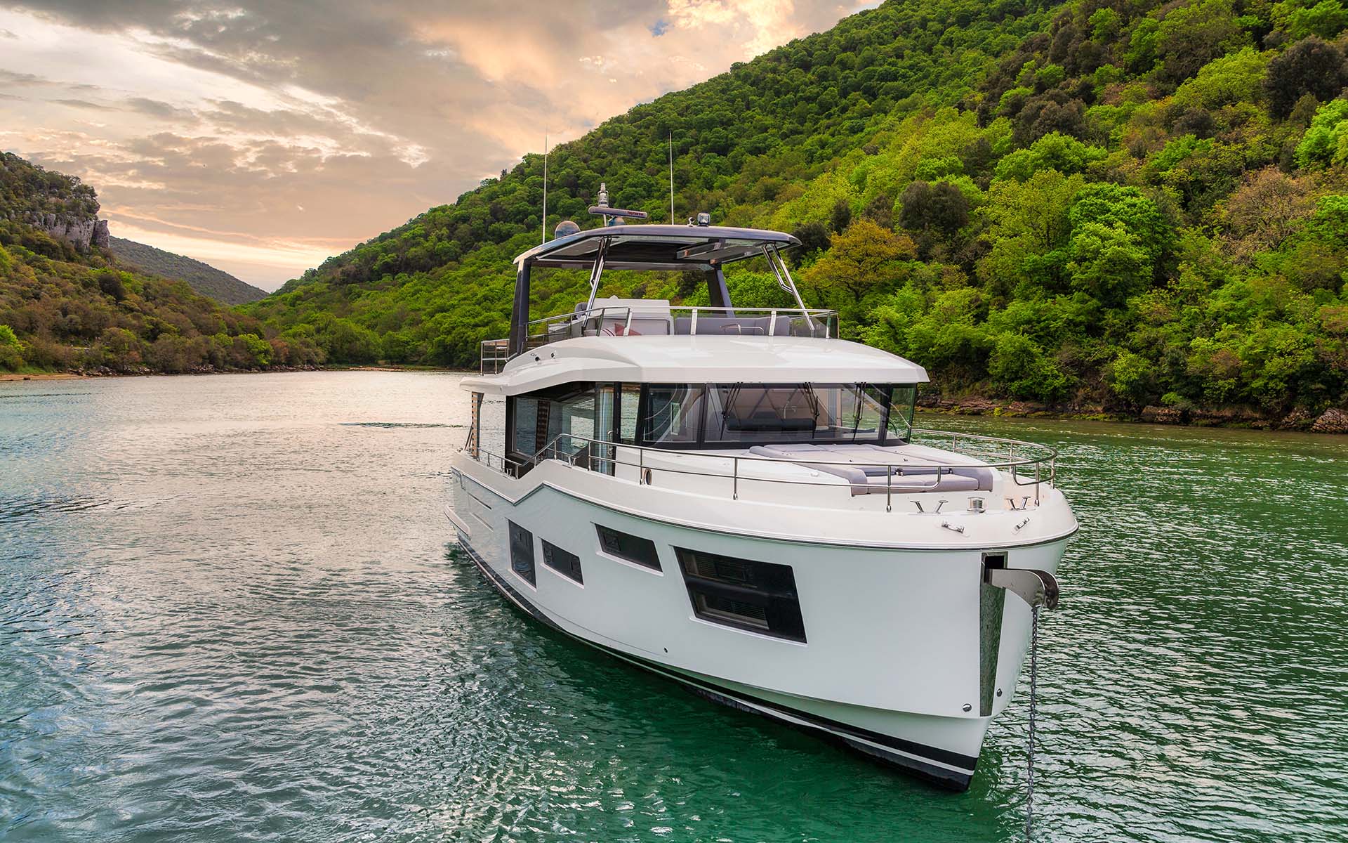 Beneteau Grand Trawler 63, 2026 NEW BOAT image 3