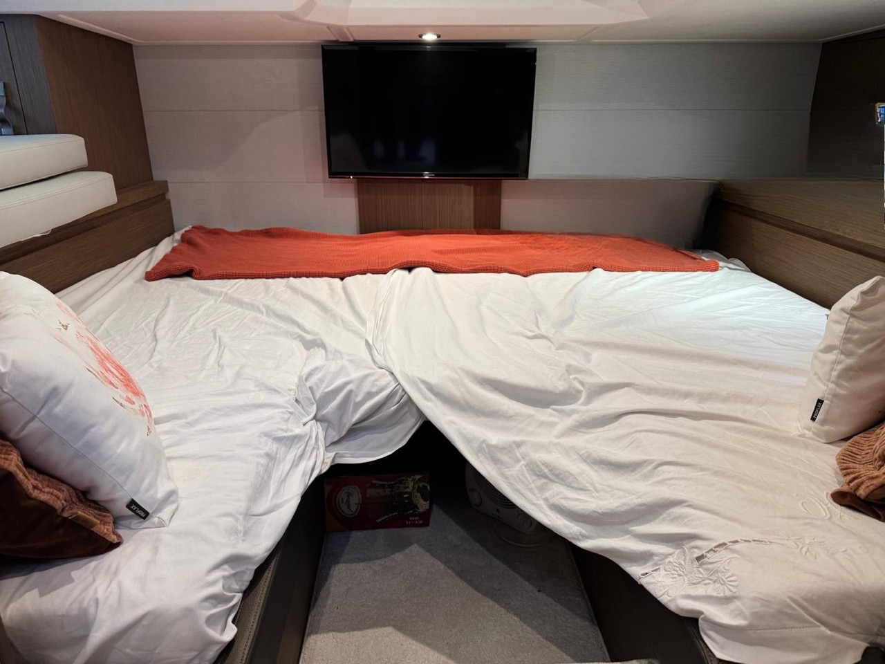 Beneteau GT40, 2020 image 18