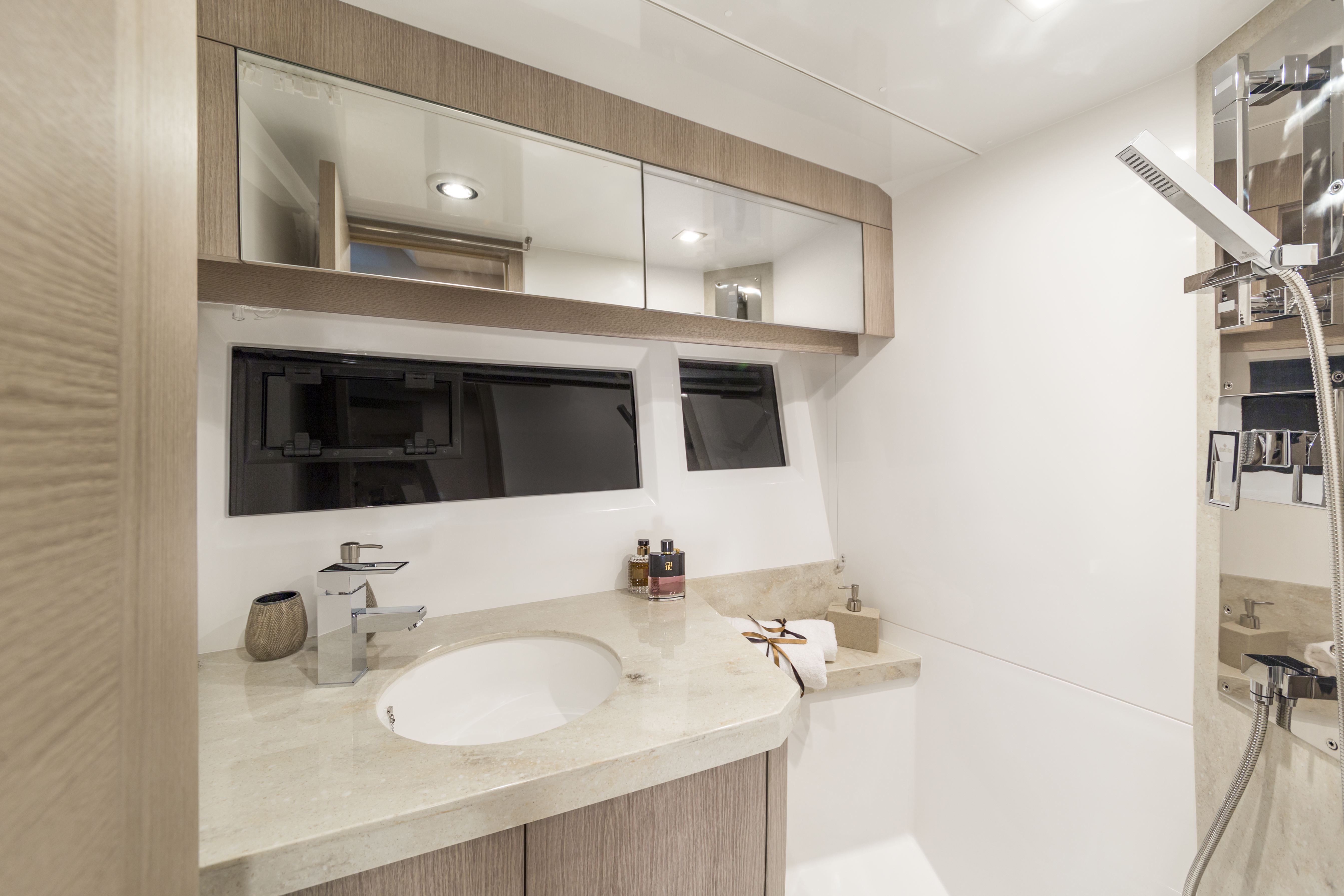 Galeon 360 FLY, 2026 NEW BOAT image 16