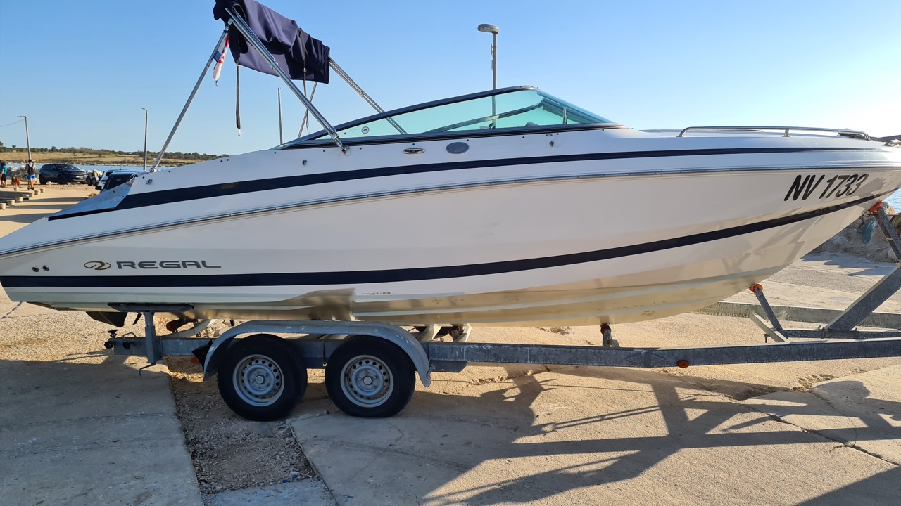 Regal 2250, 2006 image 1